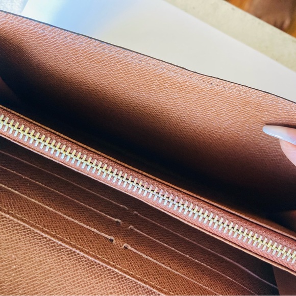 NWOT Authentic Louis Vuitton Wallet | Sarah Monogram - Picture 4 of 5